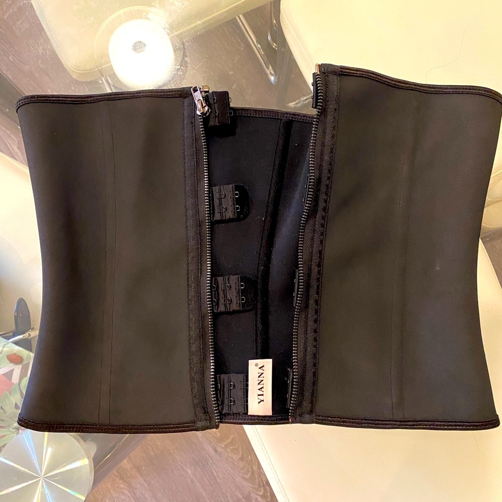 Waist trainer- never worn